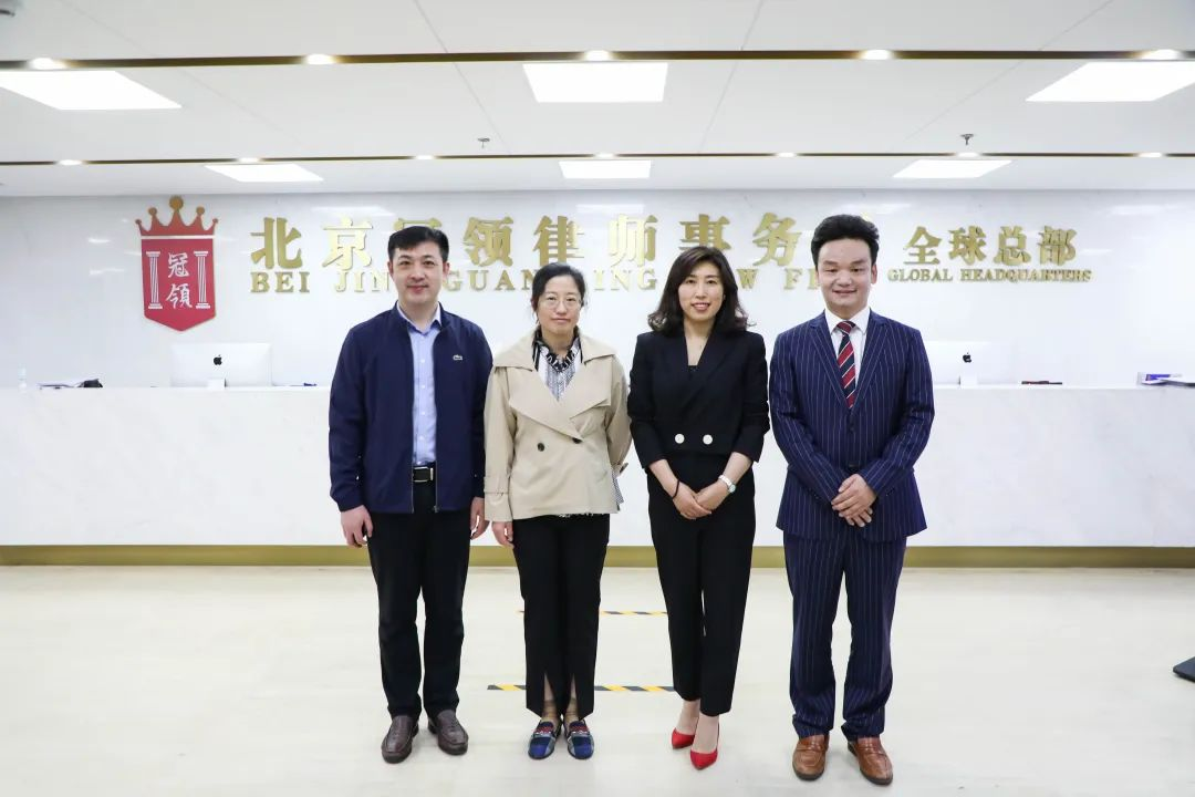 法律出版社应用分社社长冯雨春一行莅临冠领指导交流工作 法律出版社应用分社社长冯雨春一行莅临冠领指导交流工作