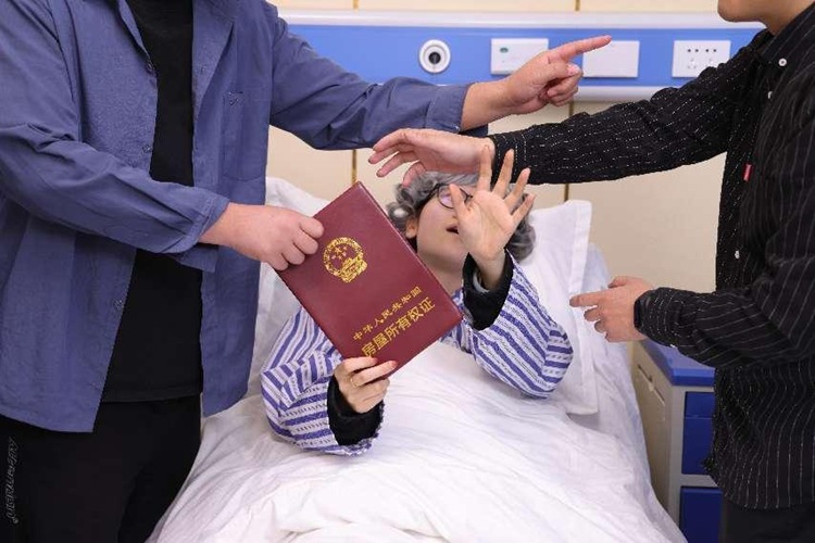 冠领律师代理北京海淀法定继承纠纷案，帮弟弟用小额折价款换来两套房