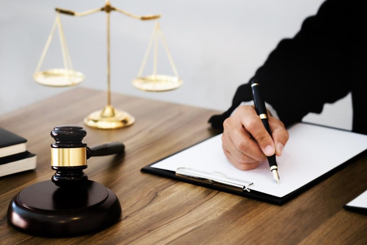 冠领律师为广东东莞介绍卖淫案辩护，助被告人获从轻处罚