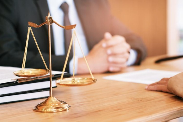 冠领律师代理广东广州一起刑事案件助委托人取保候审成功
