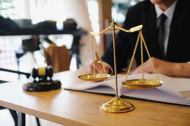 与未成年人发生性关系，冠领律师依法辩护助嫌疑人成功获得轻判