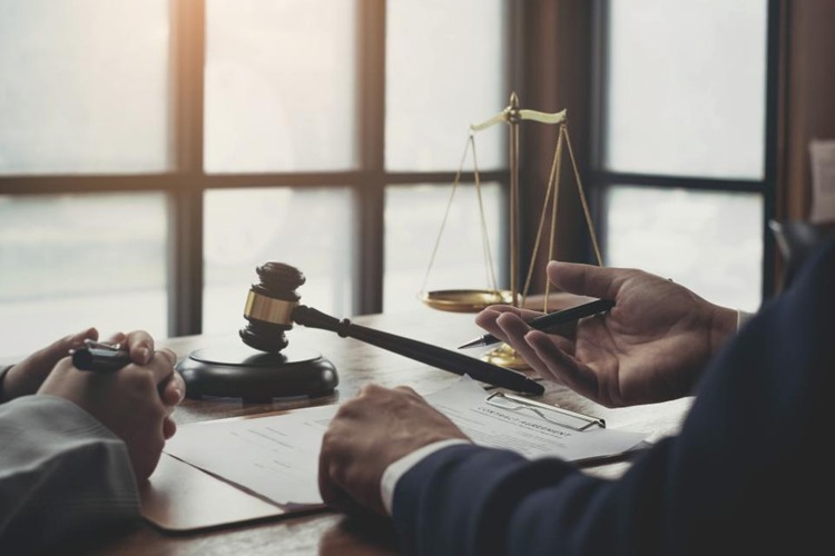 向他人虚构办理公租房事实，冠领律师依法辩护助嫌疑人获不起诉决定
