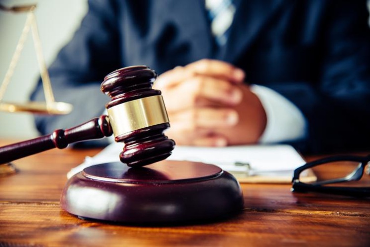 提供银行卡接收资金涉嫌帮信罪，冠领律师依法辩护为嫌疑人成功取保候审