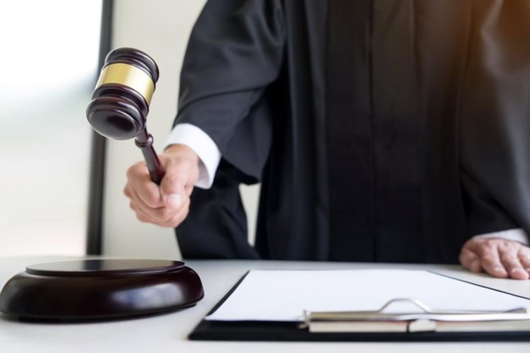 冠领律师代理广东深圳非法利用信息网络案，助嫌疑人取保候审成功