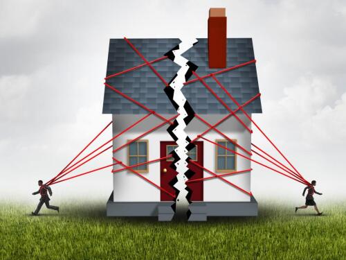 四个家庭因房屋继承问题僵持十年之久,冠领律师一朝出马解决所有纠纷-图1 四个家庭因房屋继承问题僵持十年之久,冠领律师一朝出马解决所有纠纷-图1